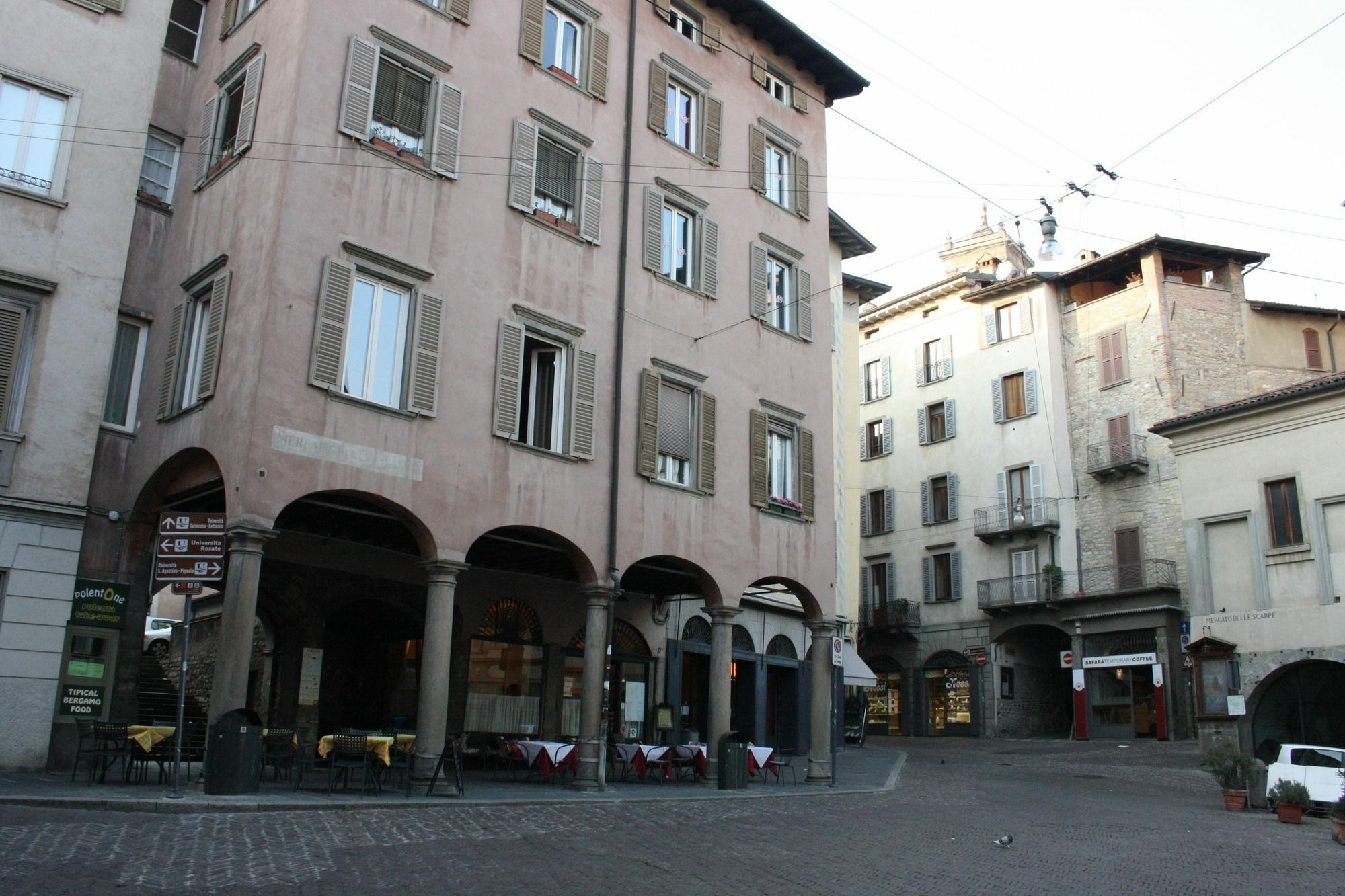 Hotel La Luna Blu In Old Town Bergamo Exteriér fotografie