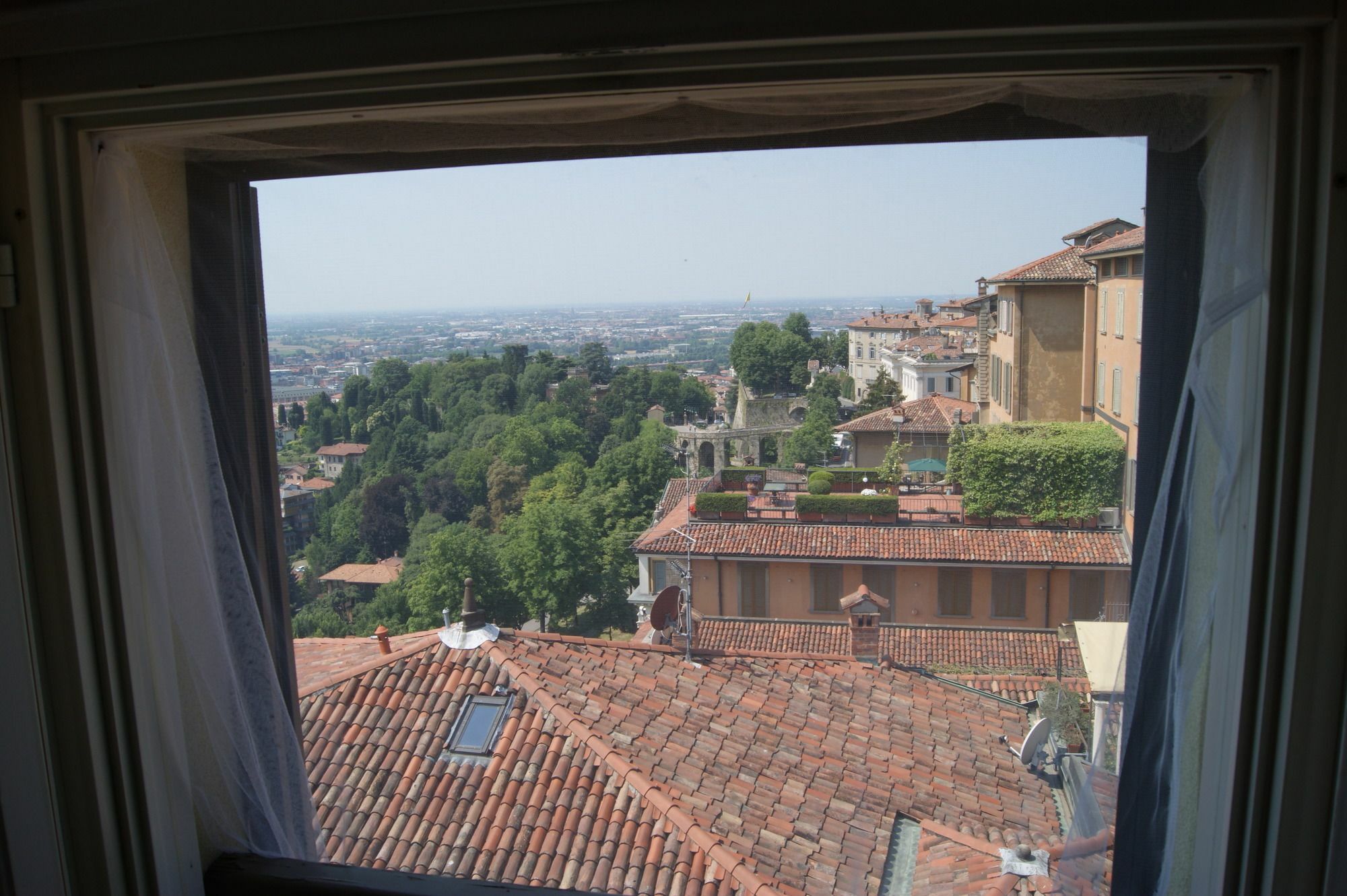 Hotel La Luna Blu In Old Town Bergamo Exteriér fotografie